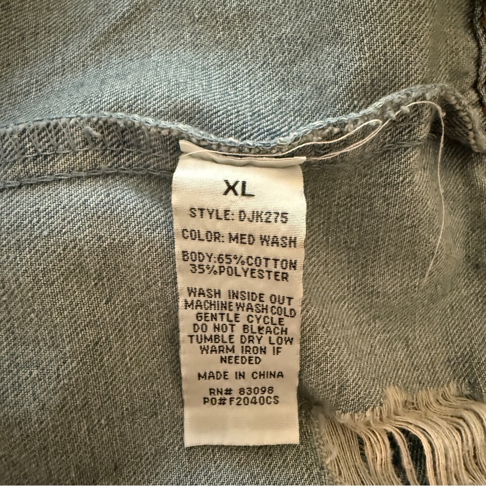 Women's long distressed Denim Jacket - Picture 4 of 4